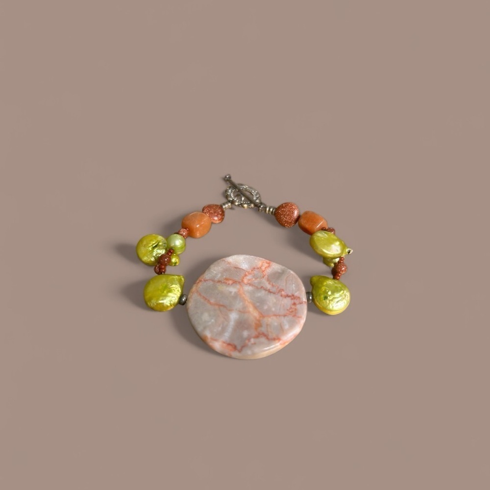 ☀️NWOT- Chic Beaded Bracelet with Marble Accent